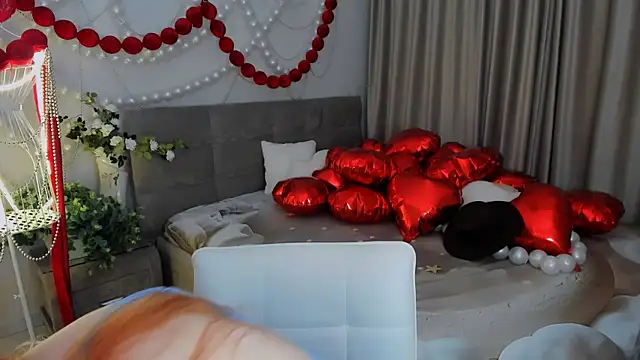 Snapshot of AirySilhouette chatting on 02-19-26, 04:09 AirySilhouette online show from 02-19-26, 04:09