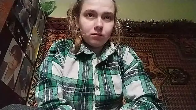 KikiBang online show from 12-22-25, 08:14