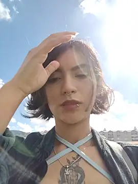 Zoe addiction online show from 11-22-25, 02:16