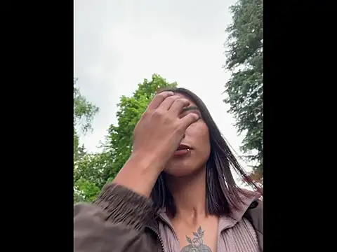 Zoe addiction online show from 05-20-26, 01:30