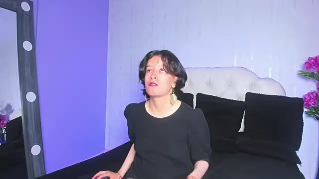 CoralAndOcean  online show from 12-17-25, 05:29