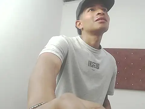 crissex3 online show from 02-20-26, 11:45