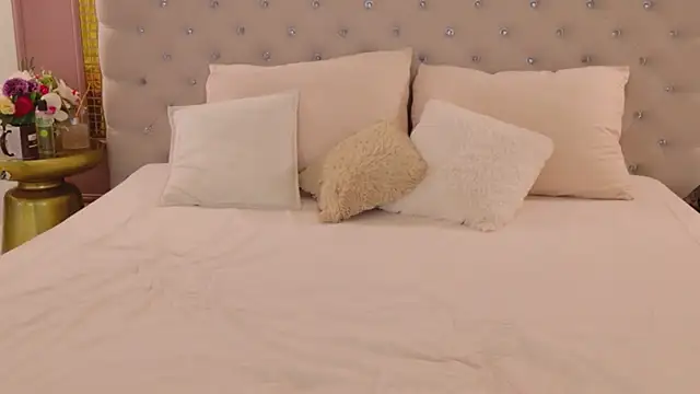 LilyLevine online show from 01-13-26, 05:00