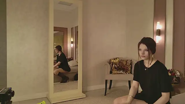 LilyLevine online show from 12-05-25, 06:34