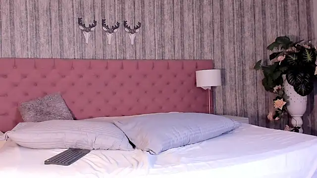 DaimondJohnson online show from 12-20-25, 09:17