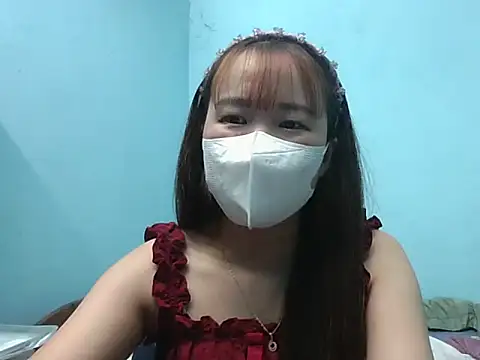 Snapshot of LinhChi09 chatting on 06-08-26, 10:49 LinhChi09 online show from 06-08-26, 10:49