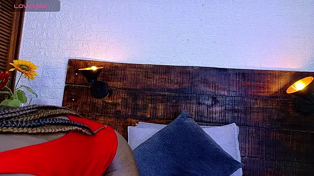 Amy Brunette online show from 11-26-25, 05:57