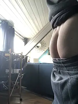 Spielzeugtwink online show from 02-15-26, 02:05