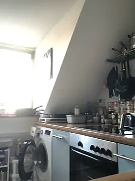 Spielzeugtwink online show from 11-22-25, 01:10