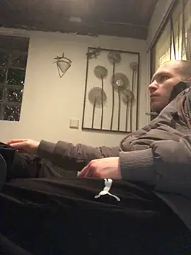 Spielzeugtwink online show from 03-19-26, 07:47