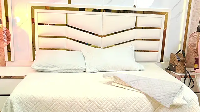 luciana agudelo online show from 11-29-25, 07:14