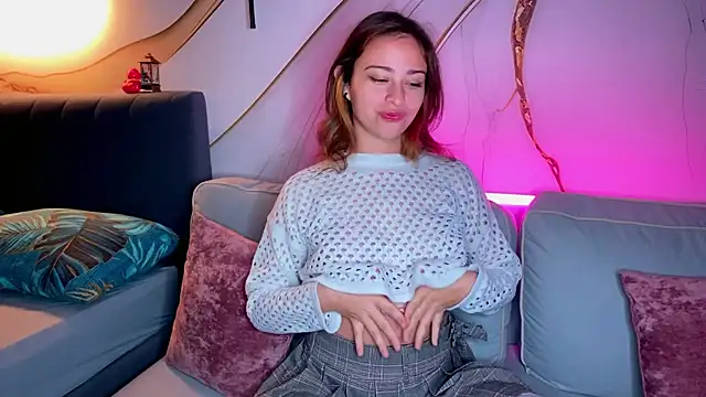 Snapshot of princess_of_attention chatting on 12-17-25, 05:29 princess of attention online show from 12-17-25, 05:29