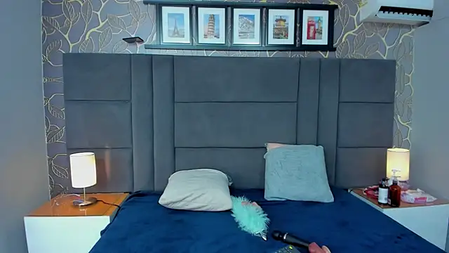 Snapshot of monserrat_cutte chatting on 12-18-25, 03:55 monserrat cutte online show from 12-18-25, 03:55