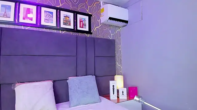 Snapshot of monserrat_cutte chatting on 12-21-25, 03:52 monserrat cutte online show from 12-21-25, 03:52