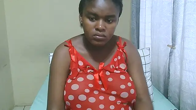 PregiiCaramellxx online show from 01-13-26, 06:17