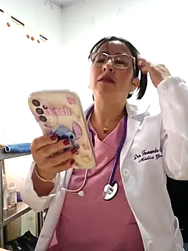 JustSamantha  online show from 11-26-25, 12:05