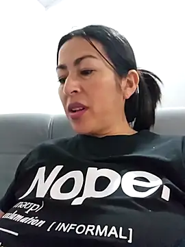 JustSamantha  online show from 12-14-25, 09:42