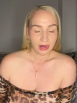 BootyQueenApril online show from 04-22-26, 10:49