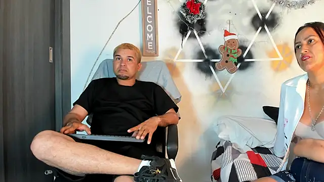 StephaniaAndRandy online show from 12-19-25, 01:24