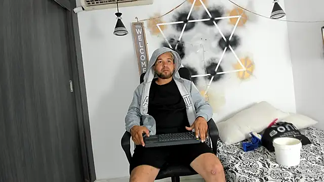 StephaniaAndRandy online show from 01-09-26, 01:18