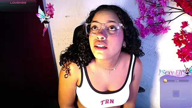Snapshot of chleo_rosse chatting on 05-13-26, 12:23 chleo rosse online show from 05-13-26, 12:23