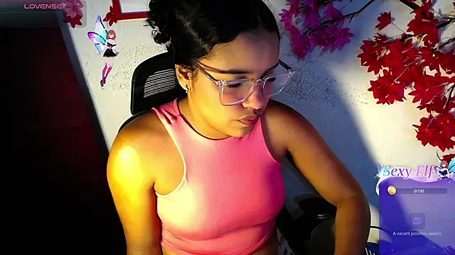 Snapshot of chleo_rosse chatting on 05-28-26, 02:41 chleo rosse online show from 05-28-26, 02:41