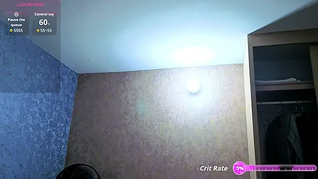 Snapshot of alicee_foox chatting on 06-11-26, 12:32 alicee foox online show from 06-11-26, 12:32