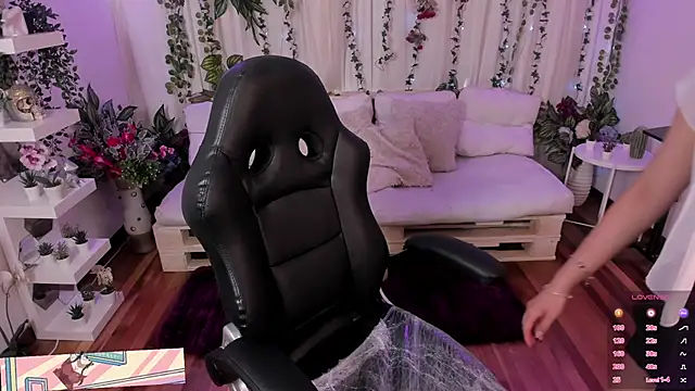 little xioo  online show from 01-12-26, 08:15