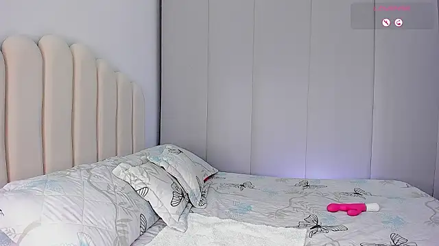 Amira-Zahra online show from 02-12-26, 10:04