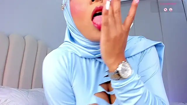 Amira-Zahra online show from 04-10-26, 10:17