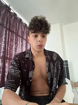 Snapshot of RossStrom chatting on 01-14-26, 05:05 RossStrom online show from 01-14-26, 05:05