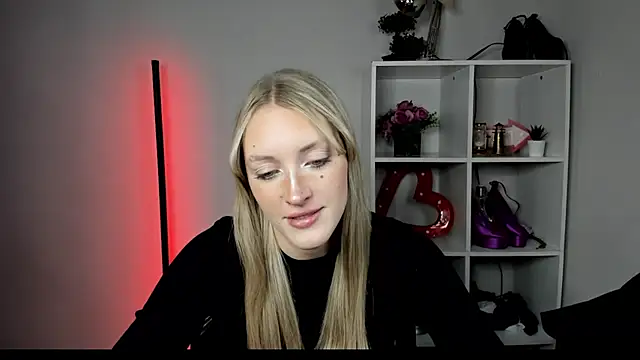 EvelynBlond online show from 07-08-26, 12:39