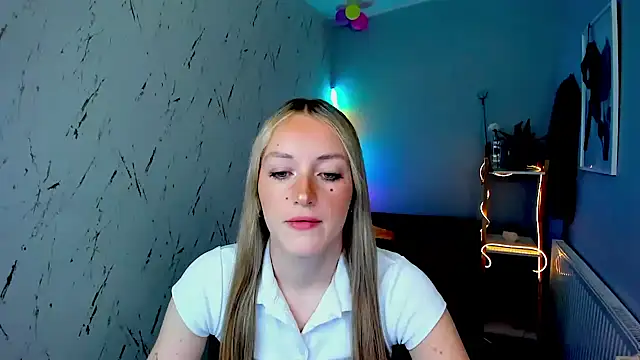 EvelynBlond online show from 06-03-26, 10:49