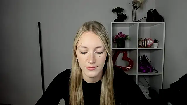 EvelynBlond online show from 07-21-26, 12:50