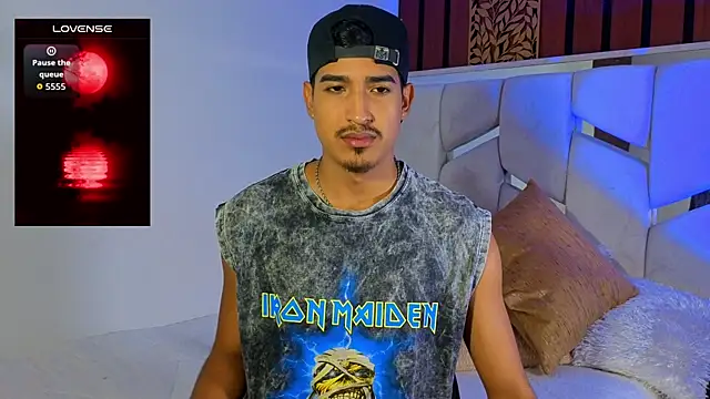 Snapshot of ken_blakerr chatting on 11-21-25, 06:07 ken blakerr online show from 11-21-25, 06:07