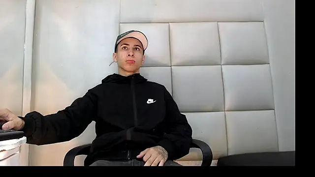 HollmanFronsh online show from 01-13-26, 03:43