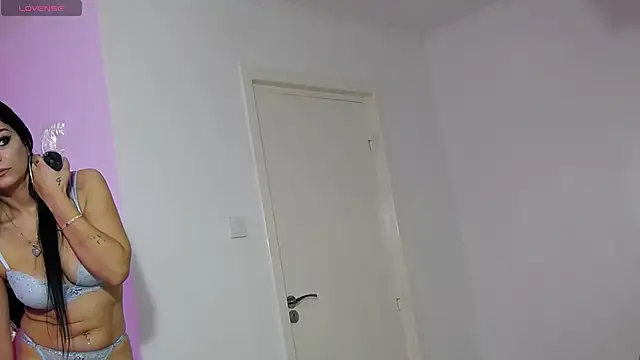 Snapshot of LisaTown chatting on 11-20-25, 06:08 LisaTown online show from 11-20-25, 06:08