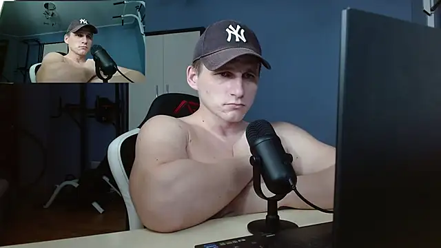 Snapshot of Poliglotjoe1 chatting on 01-10-26, 01:01 Poliglotjoe1 online show from 01-10-26, 01:01