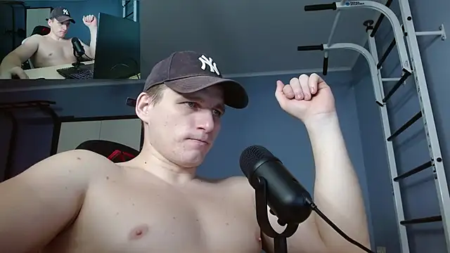 Snapshot of Poliglotjoe1 chatting on 01-12-26, 06:26 Poliglotjoe1 online show from 01-12-26, 06:26