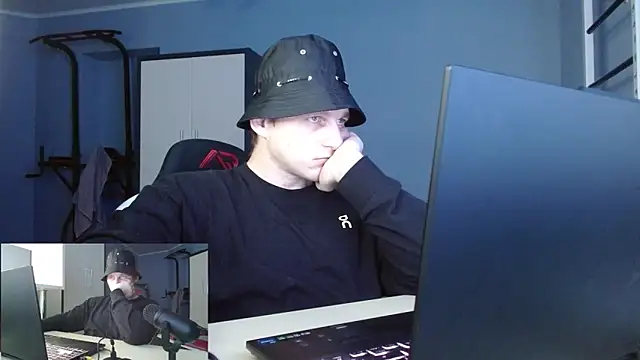 Poliglotjoe1 online show from 02-06-26, 11:39