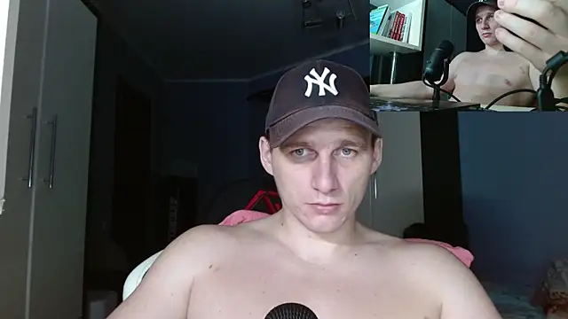 Snapshot of Poliglotjoe1 chatting on 12-21-25, 06:26 Poliglotjoe1 online show from 12-21-25, 06:26