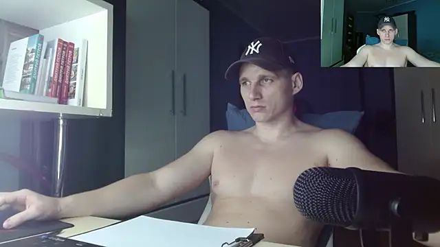 Snapshot of Poliglotjoe1 chatting on 11-29-25, 07:36 Poliglotjoe1 online show from 11-29-25, 07:36