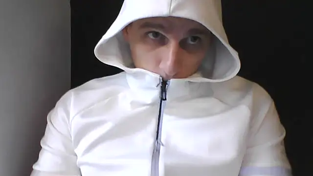 Snapshot of Poliglotjoe1 chatting on 12-15-25, 01:28 Poliglotjoe1 online show from 12-15-25, 01:28