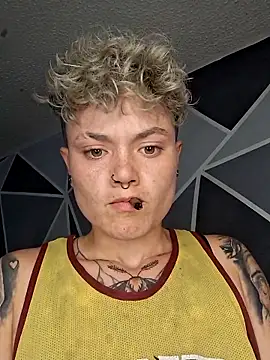 Snapshot of megan_NL chatting on 02-05-26, 11:22 megan NL online show from 02-05-26, 11:22