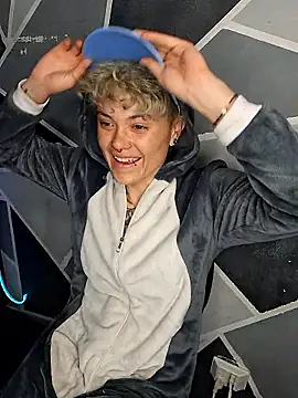 Snapshot of megan_NL chatting on 01-17-26, 04:38 megan NL online show from 01-17-26, 04:38