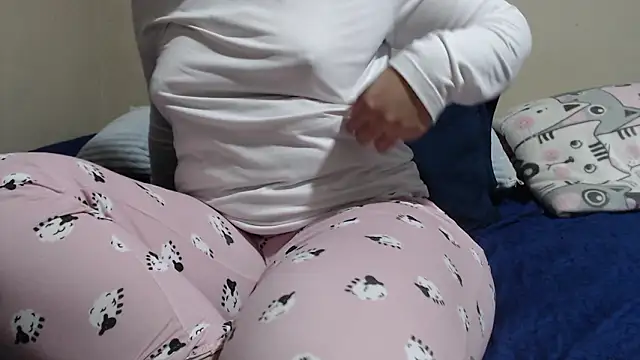 Snapshot of somemoreex1 chatting on 02-07-26, 06:10 somemoreex1 online show from 02-07-26, 06:10