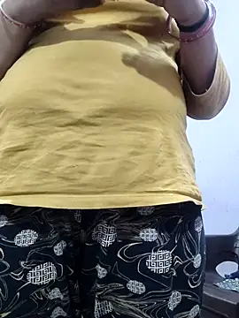 yamunna647 online show from 11-22-25, 04:28