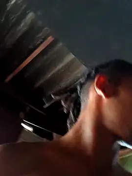 Snapshot of Eezxxx chatting on 12-20-25, 02:20 Eezxxx online show from 12-20-25, 02:20