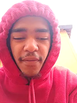 Snapshot of Eezxxx chatting on 12-15-25, 06:19 Eezxxx online show from 12-15-25, 06:19