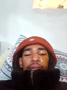 Snapshot of Eezxxx chatting on 12-22-25, 07:14 Eezxxx online show from 12-22-25, 07:14